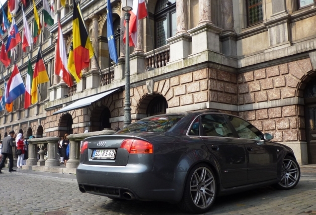 Audi RS4 Sedan