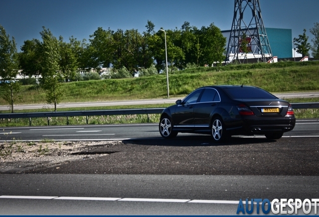 Mercedes-Benz S 65 AMG V221