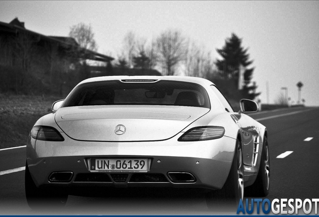 Mercedes-Benz SLS AMG