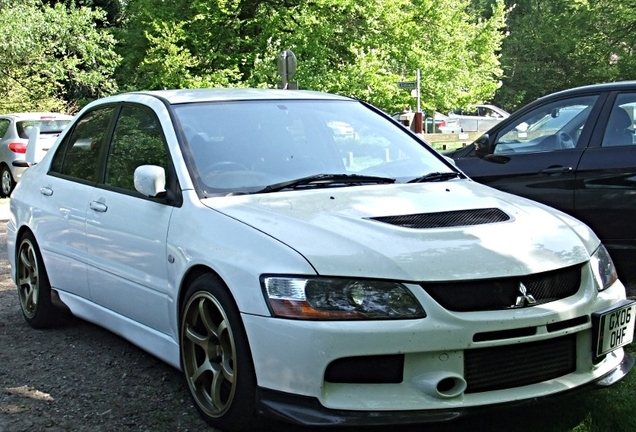 Mitsubishi Lancer Evolution IX FQ