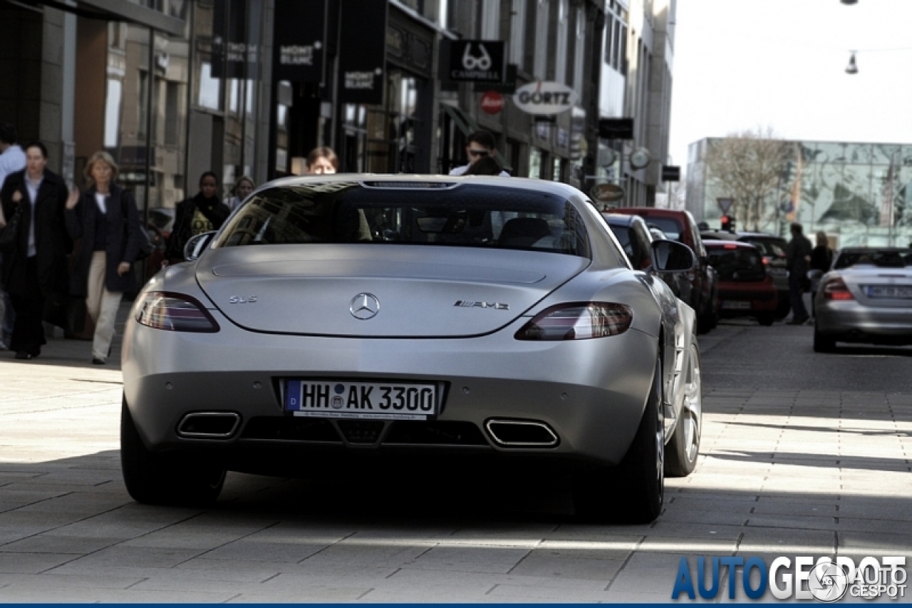 Mercedes-Benz SLS AMG