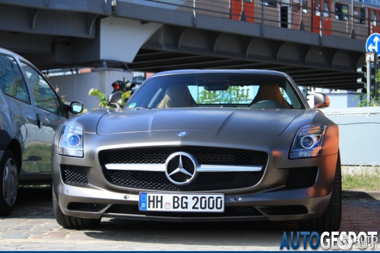 Mercedes-Benz SLS AMG