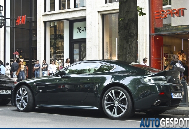 Aston Martin V12 Vantage