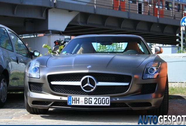 Mercedes-Benz SLS AMG