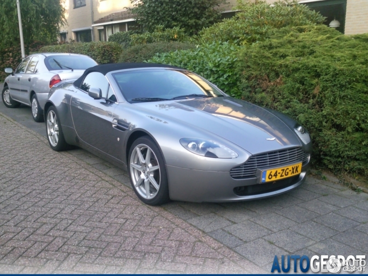 Aston Martin V8 Vantage Roadster