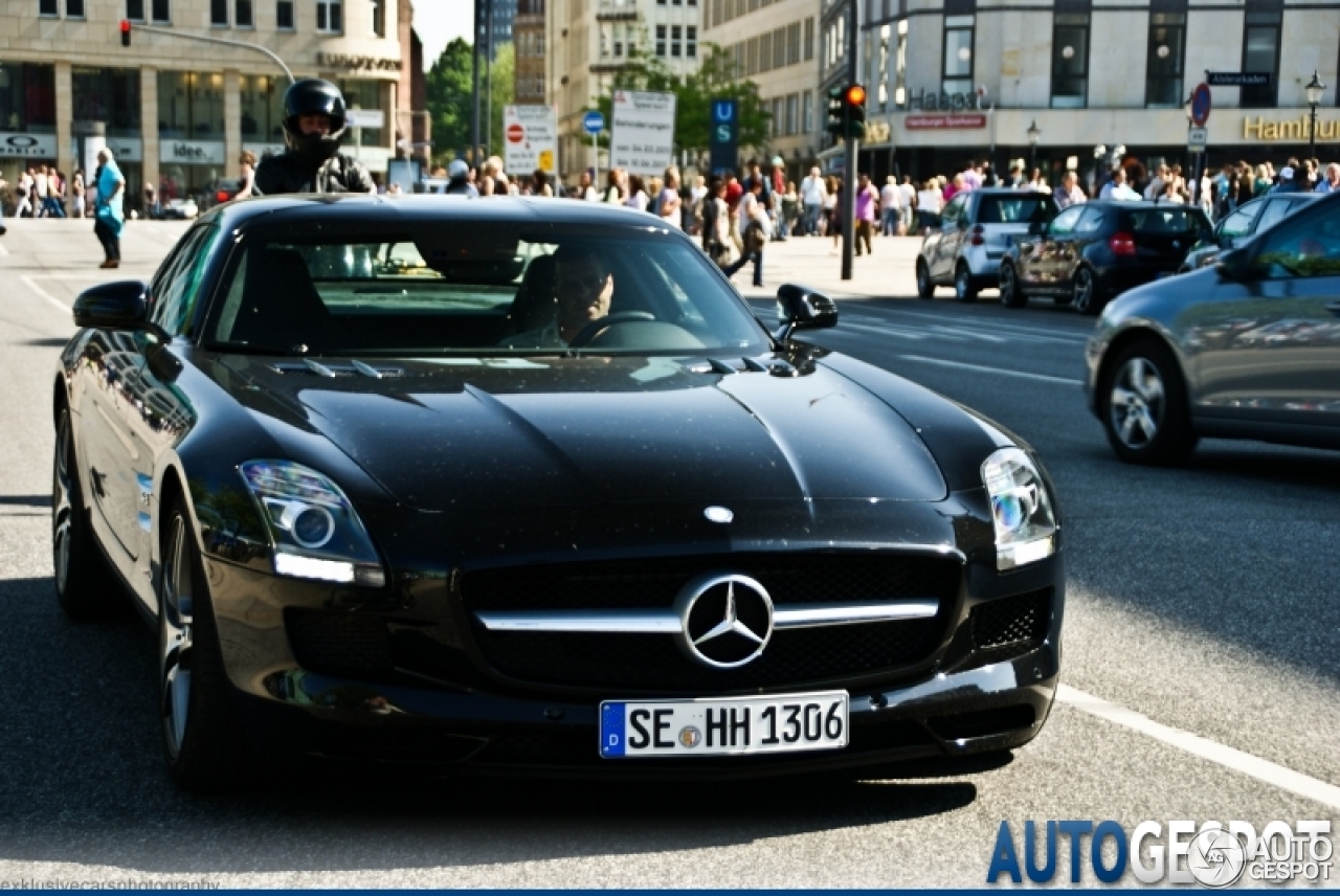 Mercedes-Benz SLS AMG