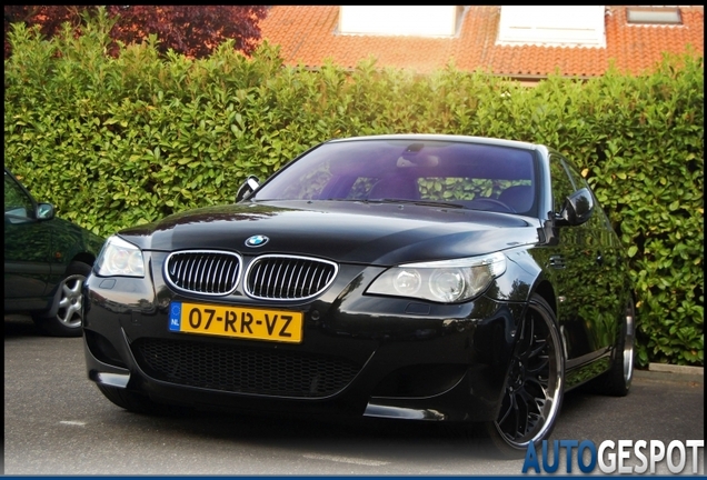 BMW M5 E60 2005