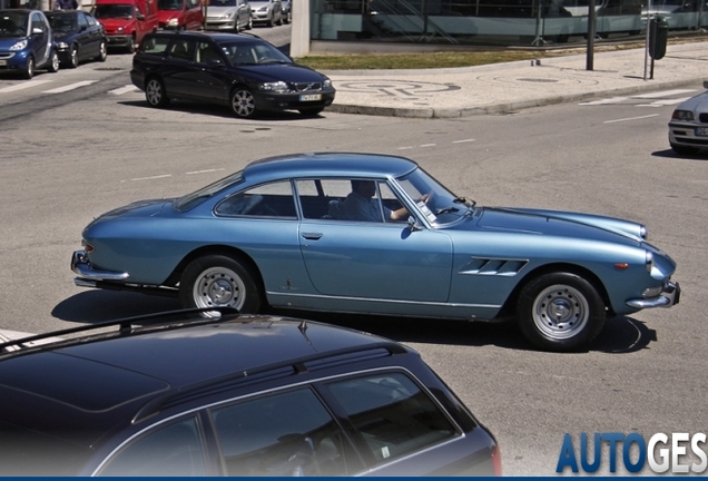 Ferrari 330 GT 2+2 Series II