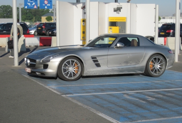 Mercedes-Benz SLS AMG