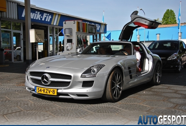 Mercedes-Benz SLS AMG