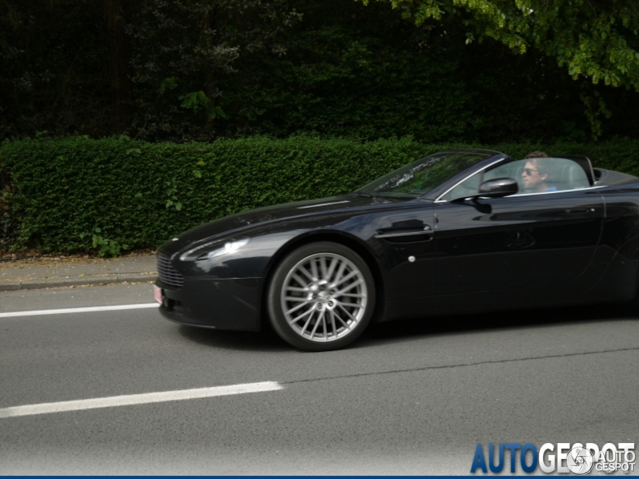 Aston Martin V8 Vantage Roadster