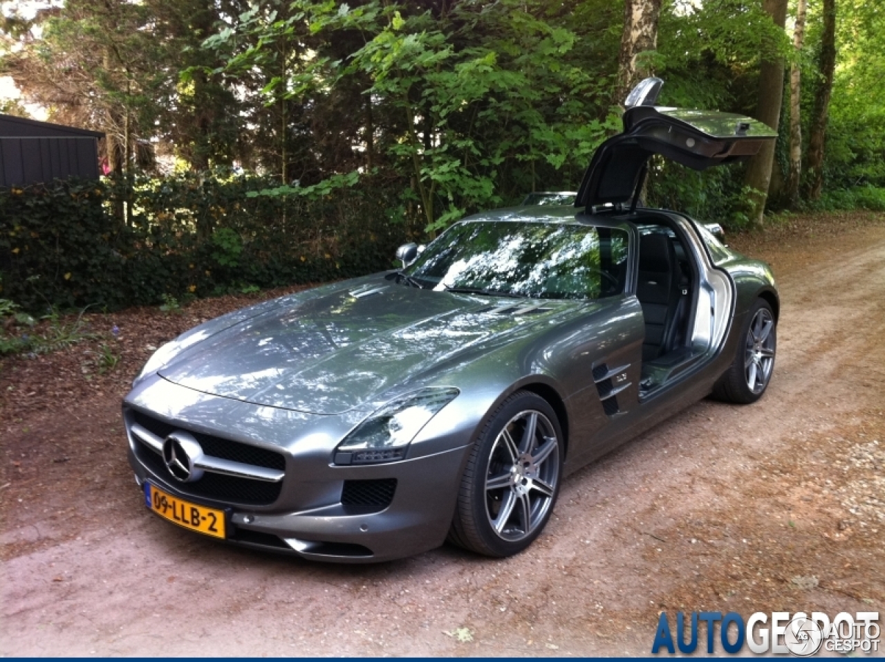 Mercedes-Benz SLS AMG