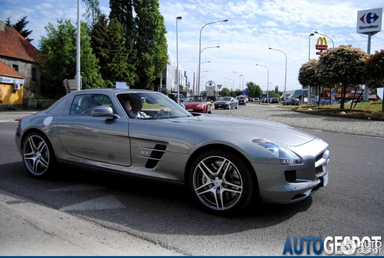 Mercedes-Benz SLS AMG