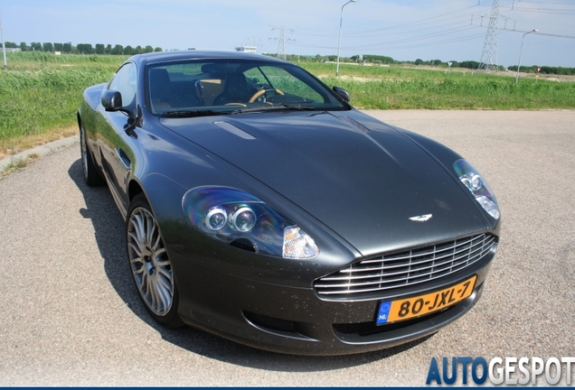 Aston Martin DB9