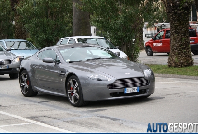 Aston Martin V8 Vantage