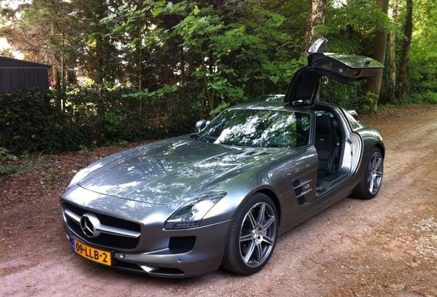 Mercedes-Benz SLS AMG