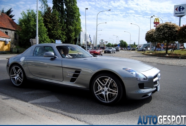 Mercedes-Benz SLS AMG