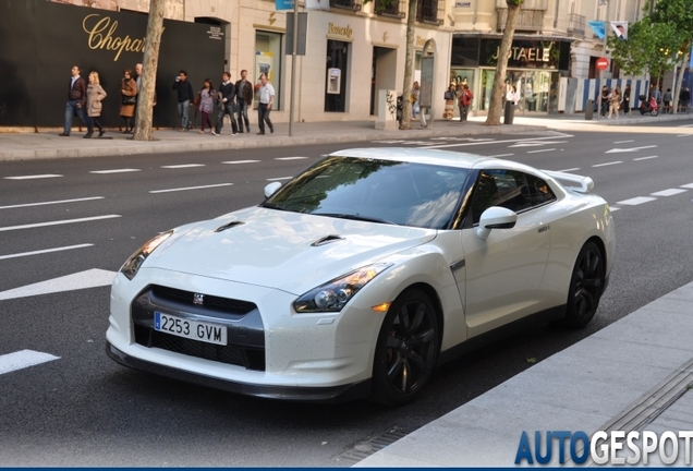 Nissan GT-R