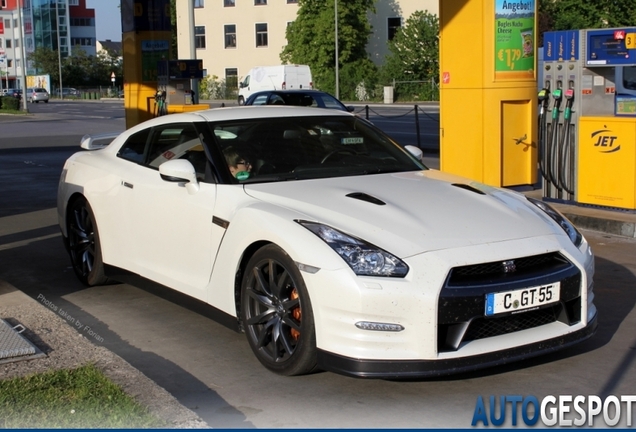 Nissan GT-R 2011