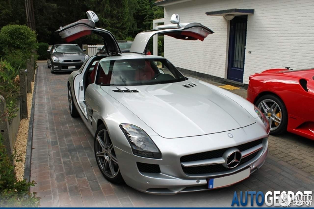 Mercedes-Benz SLS AMG