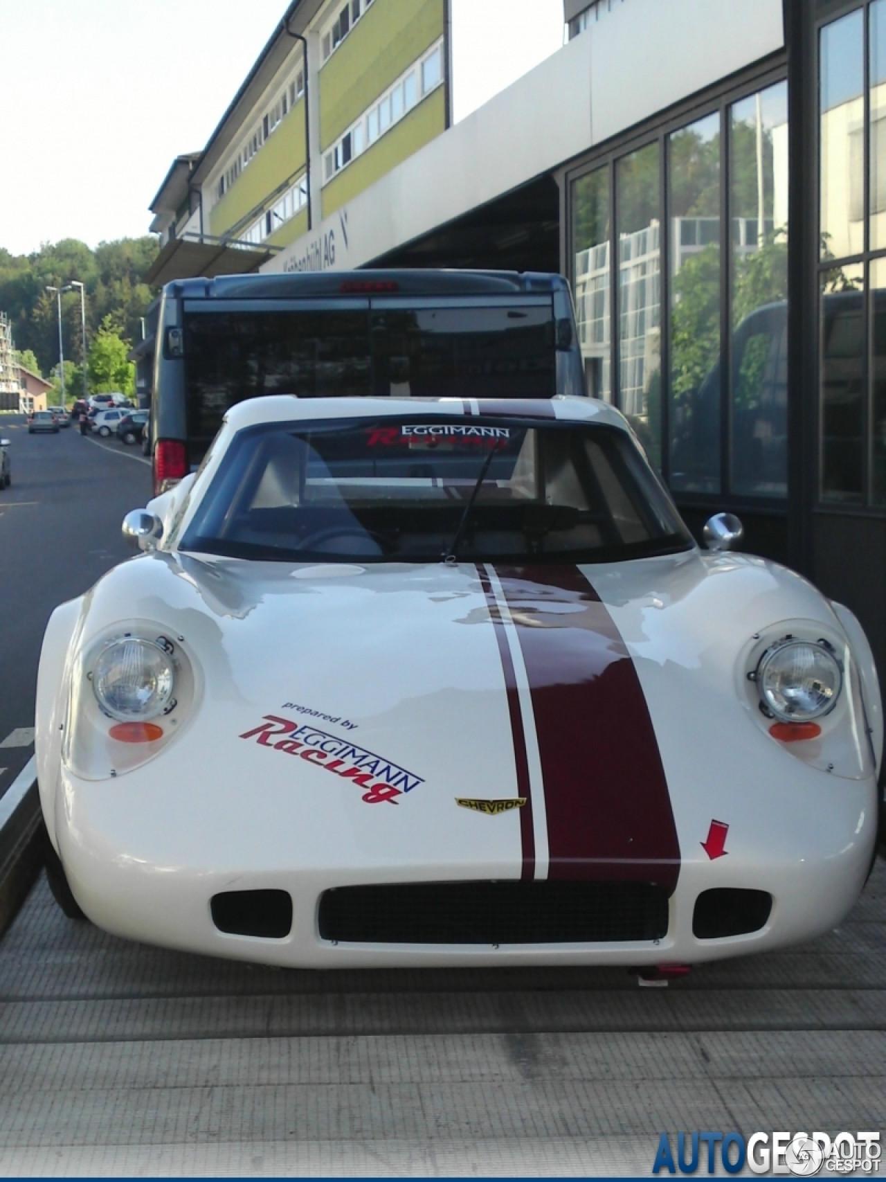 Chevron B8