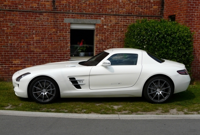 Mercedes-Benz SLS AMG