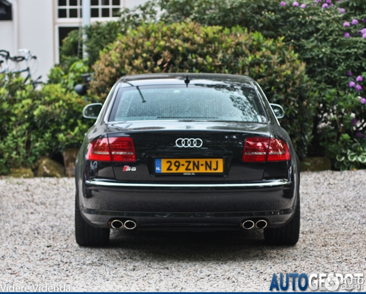 Audi S8 D3