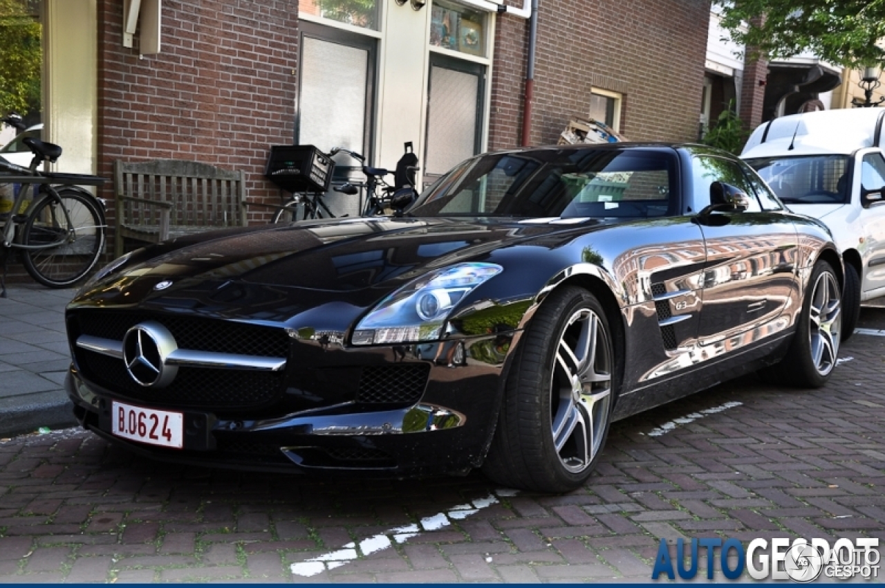 Mercedes-Benz SLS AMG