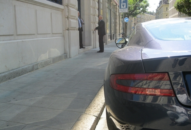 Aston Martin DB9