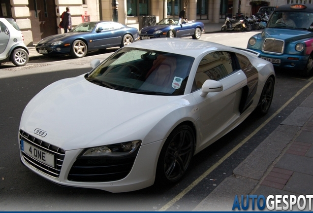 Audi R8 V10