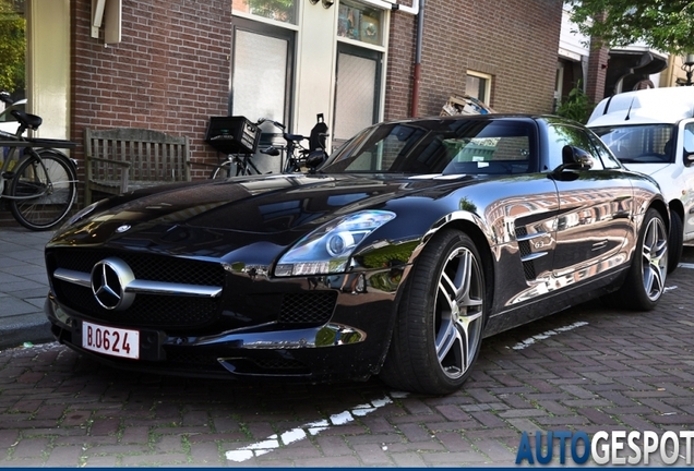 Mercedes-Benz SLS AMG