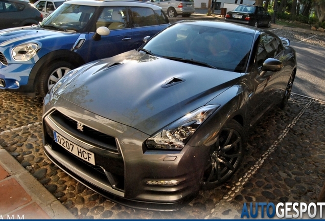 Nissan GT-R 2011