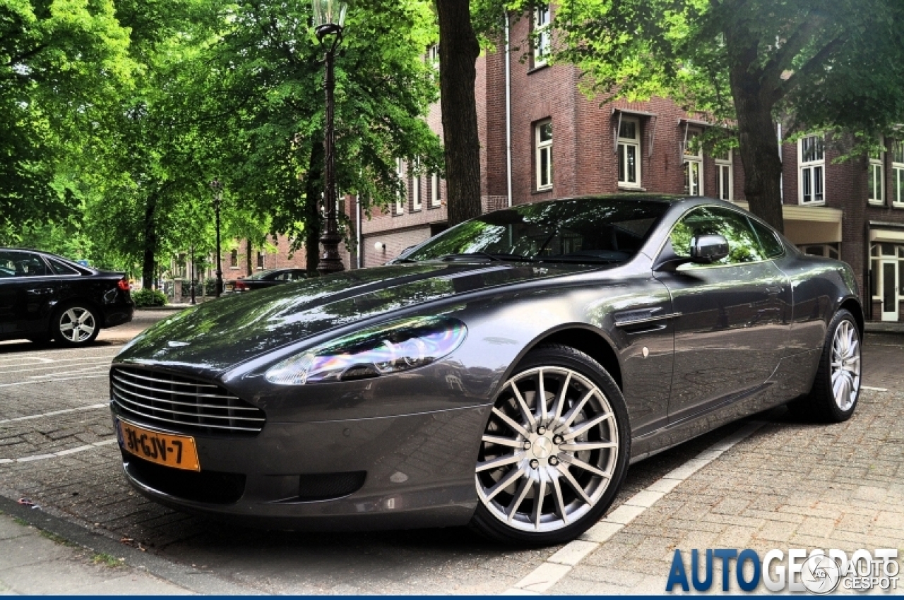 Aston Martin DB9