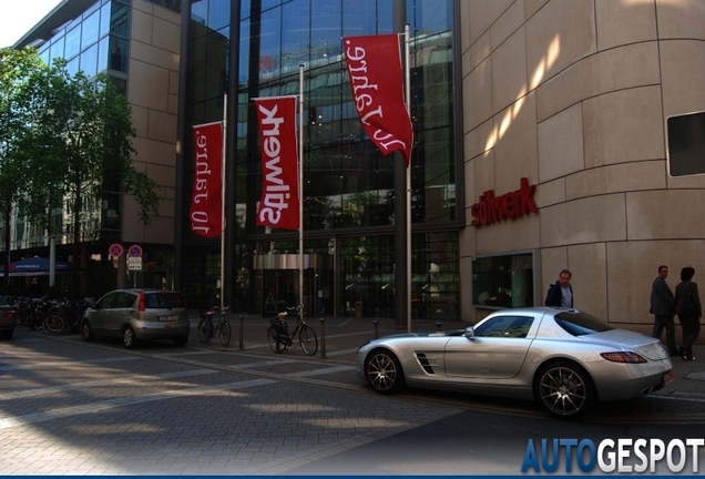 Mercedes-Benz SLS AMG