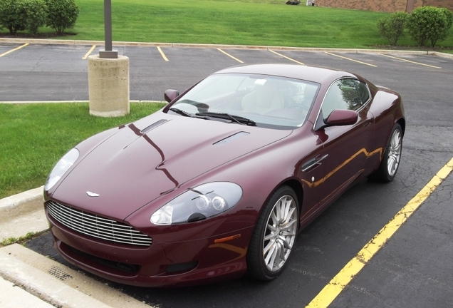 Aston Martin DB9