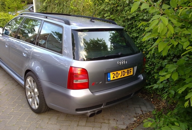 Audi RS4 Avant B5