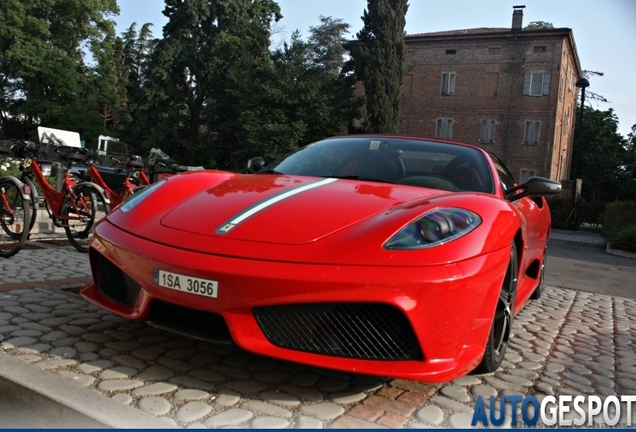 Ferrari Scuderia Spider 16M