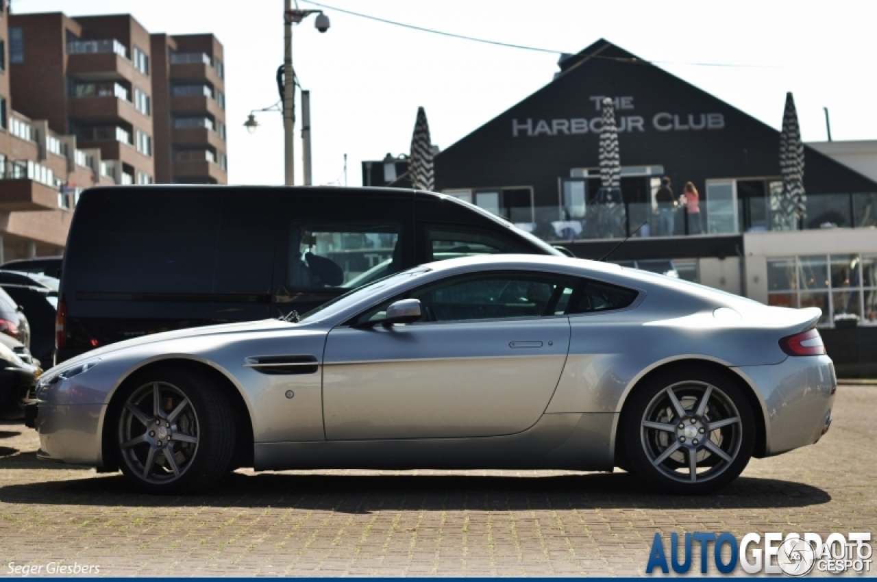 Aston Martin V8 Vantage