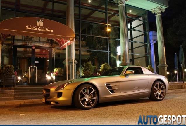 Mercedes-Benz SLS AMG