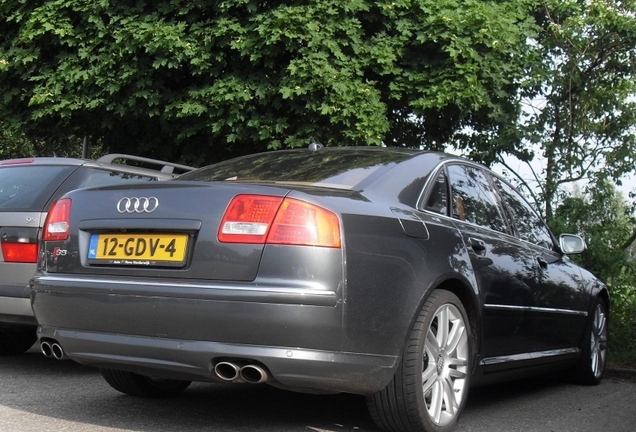 Audi S8 D3