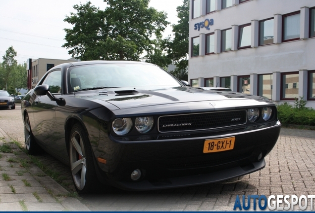 Dodge Challenger SRT-8