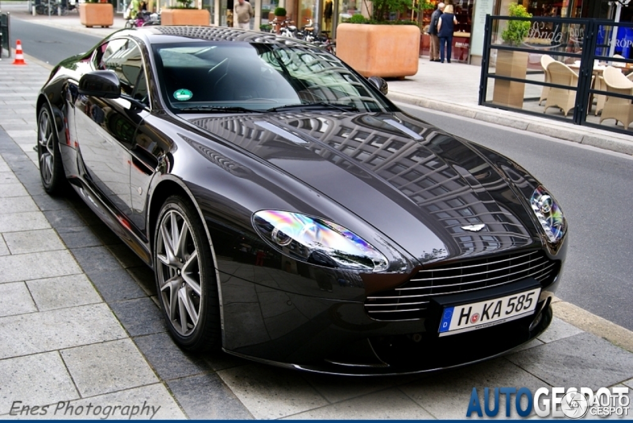 Aston Martin V8 Vantage S