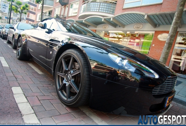 Aston Martin V8 Vantage Roadster