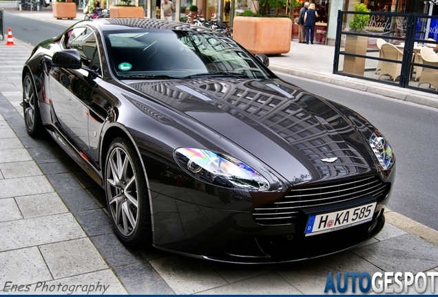 Aston Martin V8 Vantage S