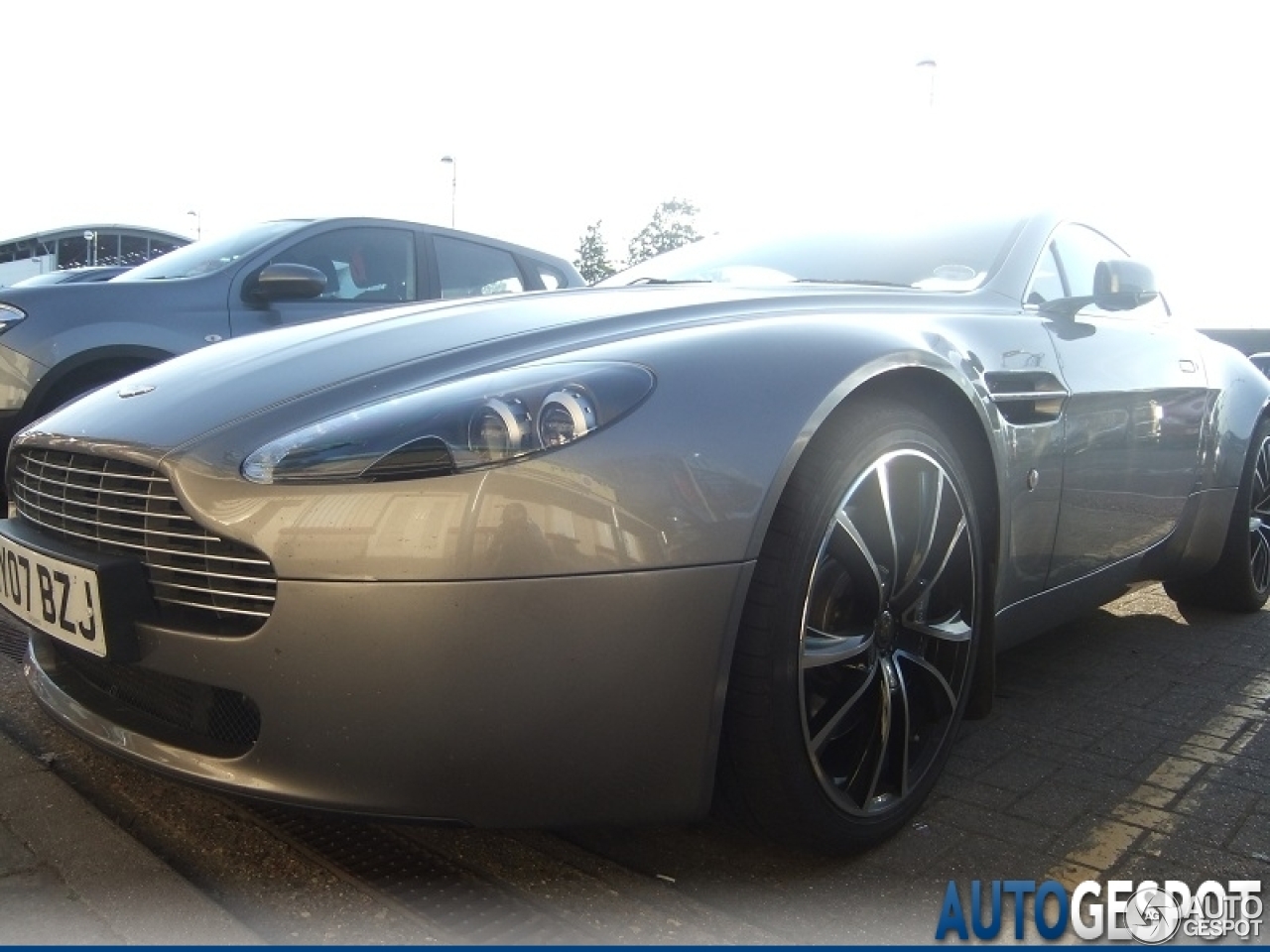 Aston Martin V8 Vantage