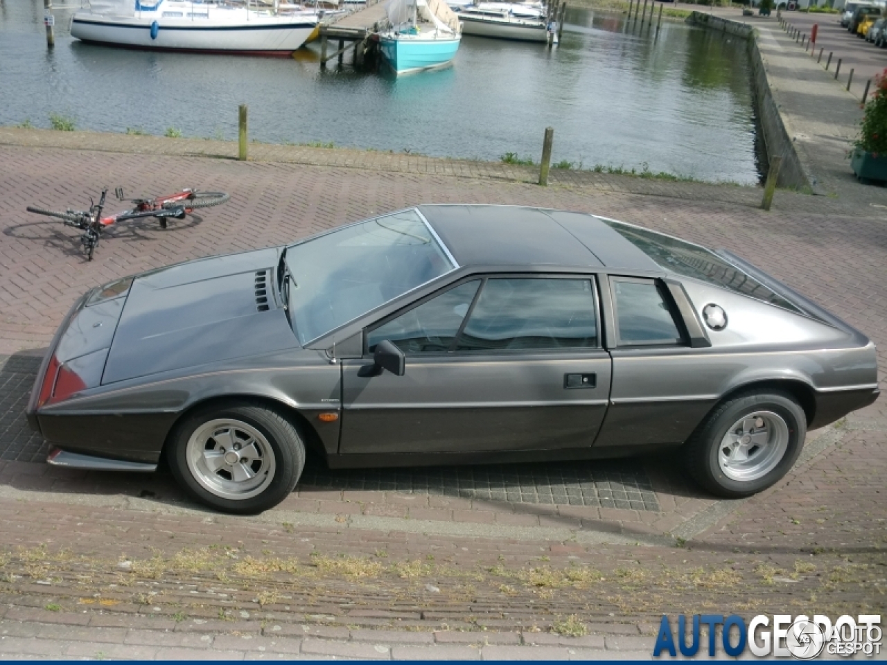 Lotus Esprit 2.2