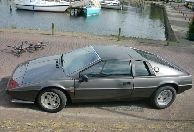 Lotus Esprit 2.2