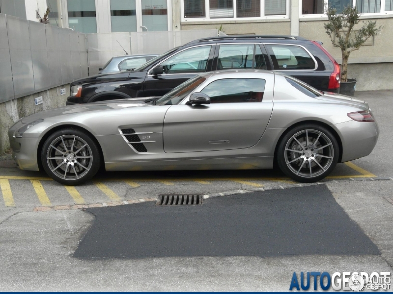 Mercedes-Benz SLS AMG