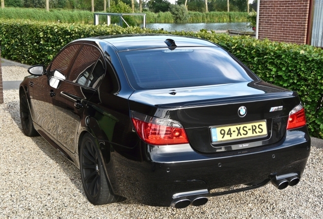 BMW M5 E60 2005