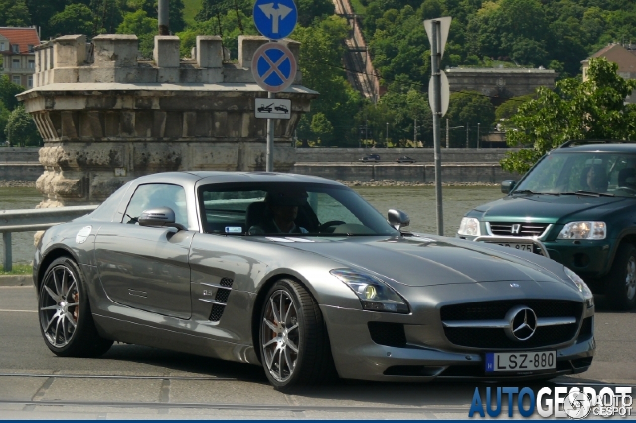 Mercedes-Benz SLS AMG